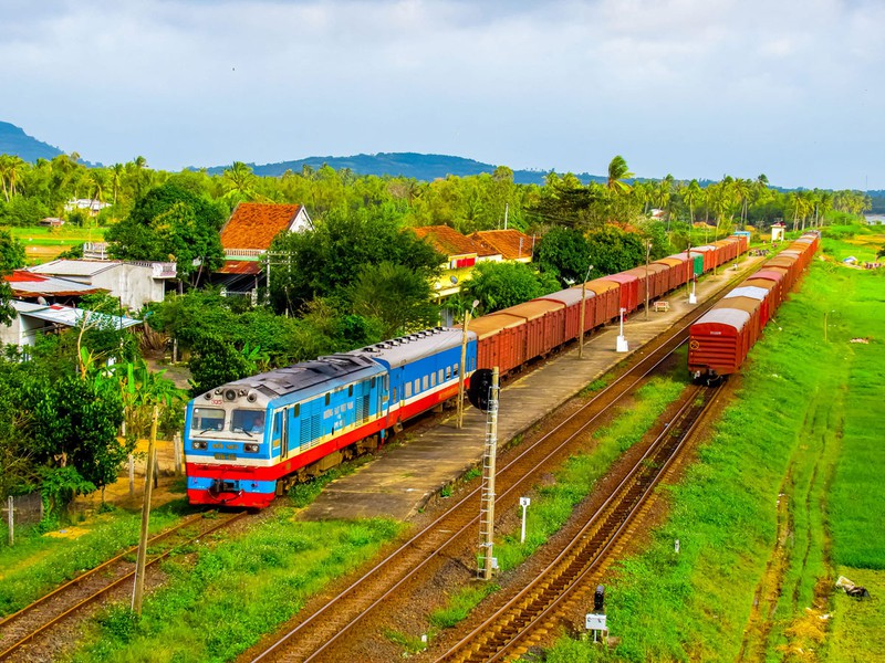 Vận chuyển hàng hóa từ Quận 1, trung tâm TP.HCM, đến Hà Nội ngày càng phổ biến.