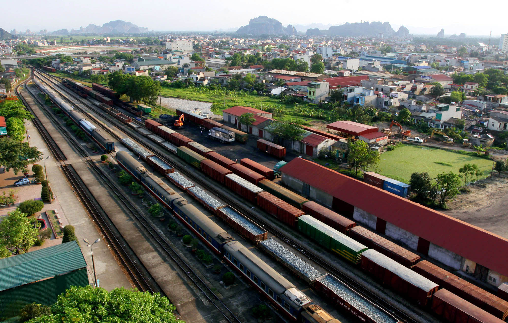 Vận chuyển hạt nhựa bằng đường sắt Đà Nẵng đi Quảng Ngãi