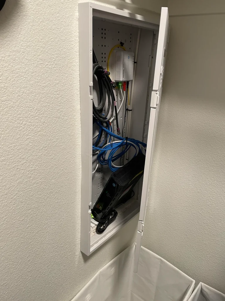Dịch Vụ Vận Chuyển Bộ Phát Wi-Fi, Modem, Switch Mạng Tại Văn Phòng