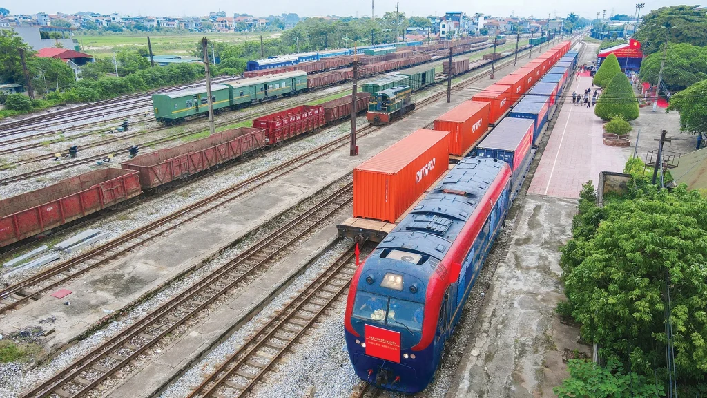 Vận chuyển khoai lang tím Nhật từ Vĩnh Long ra Hà Nội bằng đường sắt – Giải pháp tiết kiệm và an toàn cho nông sản Việt