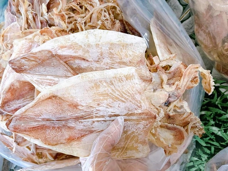 Vận Chuyển Mực Khô Phan Thiết Ra Hà Nội Bằng Đường Sắt – Hành Trình Giữ Trọn Hương Vị Biển