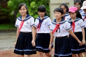 Vận Chuyển Đồng Phục Học Sinh Bằng Đường Sắt Từ TP. Hồ Chí Minh Ra Hà Nội – Giải Pháp Nhanh Chóng, An Toàn, Tiết Kiệm