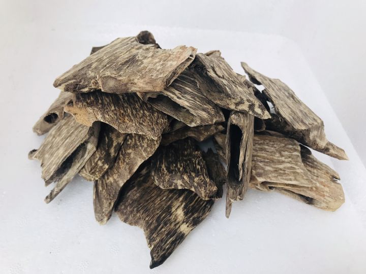 Vận chuyển hương trầm Quảng Nam ra miền Bắc Vận chuyển hương trầm Quảng Nam ra miền Bắc