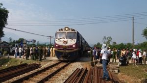 TẠM NGỪNG CHẠY MỘT SỐ ĐOÀN TÀU DO ẢNH HƯỞNG MƯA LŨ MIỀN TRUNG