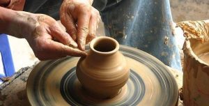 VẬN CHUYỂN GỐM SỨ BÁT TRÀNG TỪ HÀ NỘI ĐẾN BÌNH DƯƠNG BẰNG ĐƯỜNG SẮT – GIẢI PHÁP AN TOÀN, CHI PHÍ TỐI ƯU CHO HÀNG DỄ VỠ